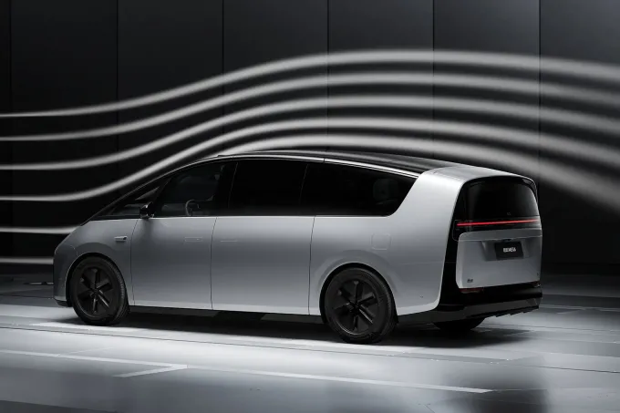 5 πόρτες Ηλεκτρικό 7 θέσεις MPV 700km Long Range MPV EV Car Lixiang Mega 3